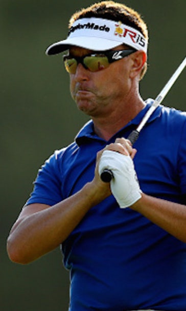 Robert Allenby fires caddie mid-round; puts fan on the bag